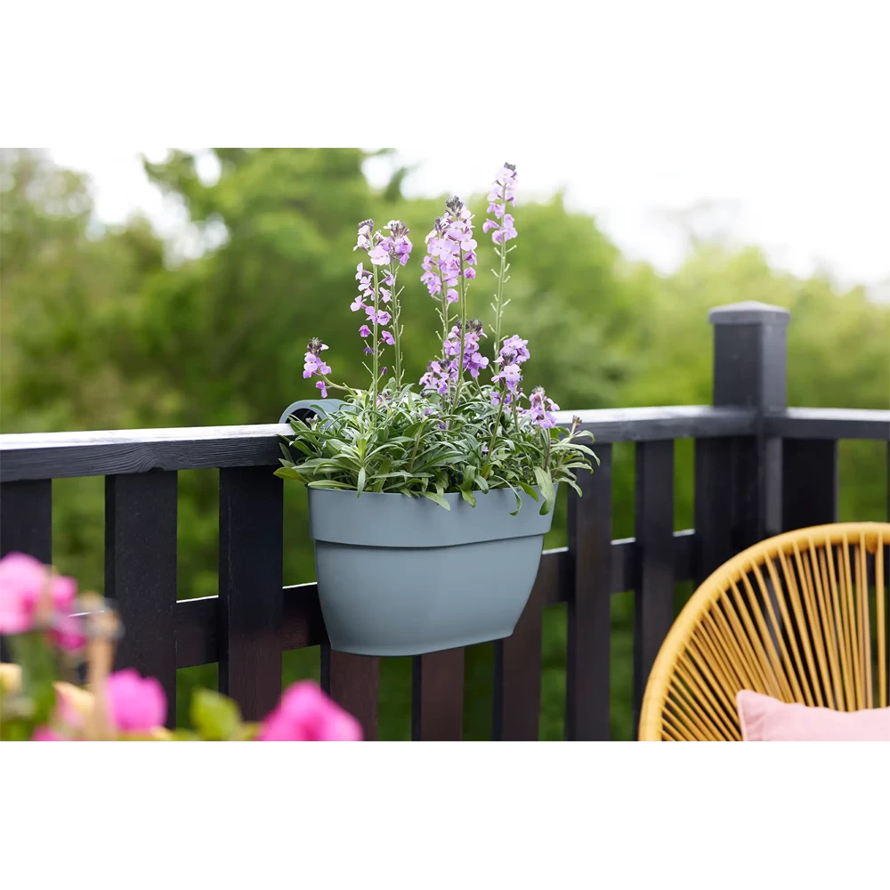 Elho Balkonbak Vibia Campana Easy Hanger Medium - Vintage Blauw 7 Elho Balkonbak Vibia Campana Easy Hanger Medium - Vintage Blauw - Afbeelding 5